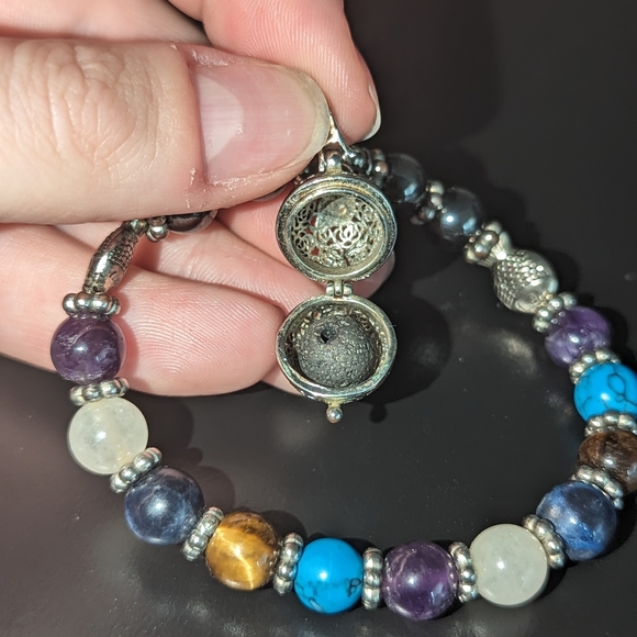2/$30 Deal! Essential oil diffuser bracelet - Picture 4 of 4